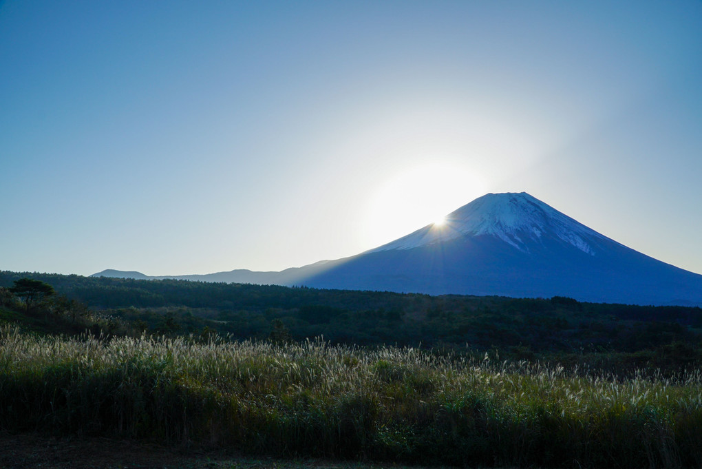 月夜の富士山と夜明け