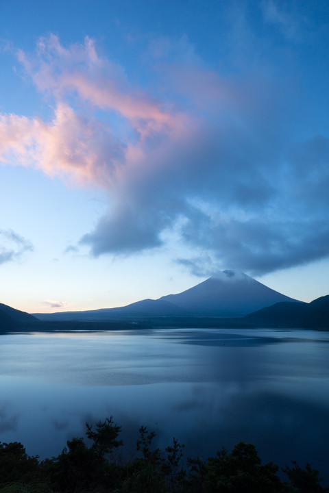 夜明けの富士山　7月