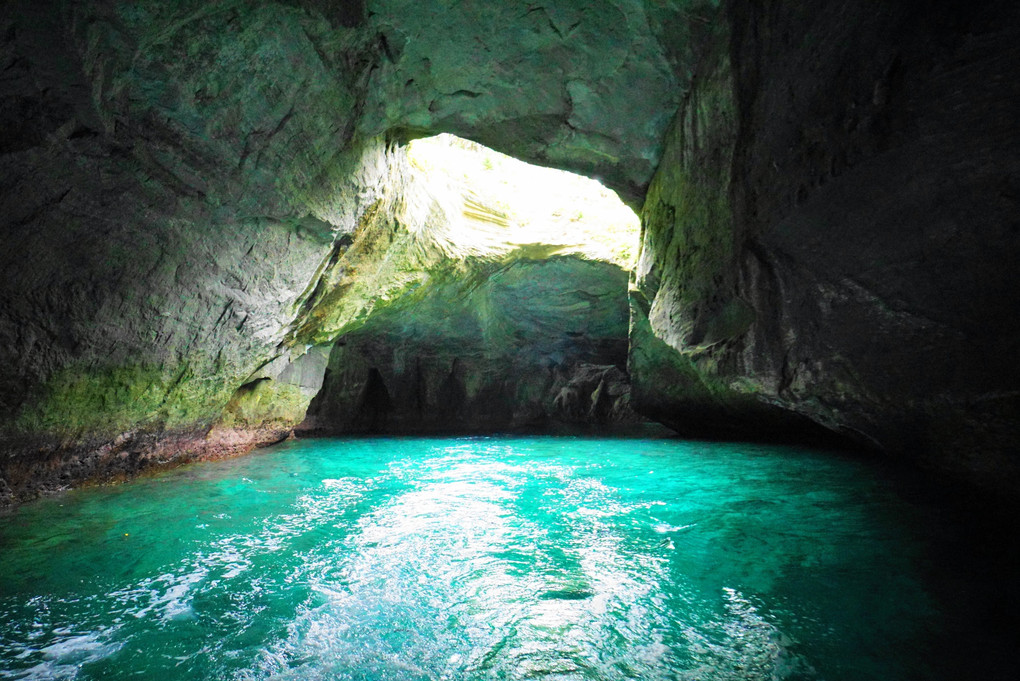 堂ヶ島・青の洞窟