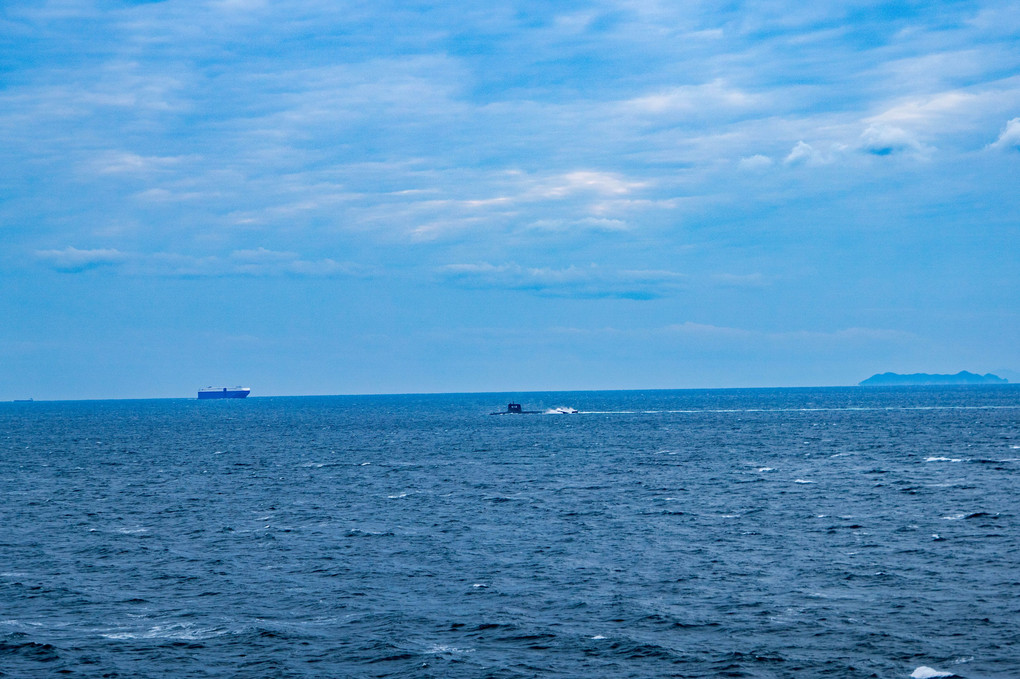 海と空・潜水艦