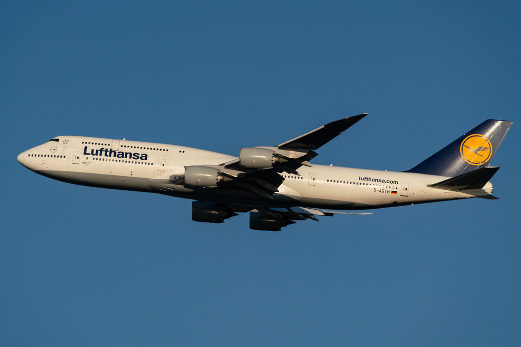 Lufthansa B748