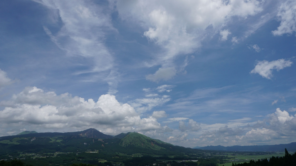  南外輪山から阿蘇五岳を望む