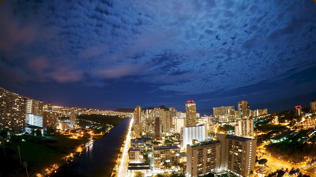 Million‐dollar view by Waikiki night!!!と思う