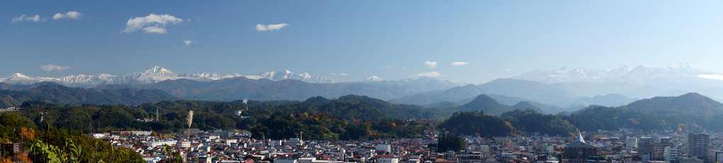 スカイパークより冠雪の北アルプス（飛騨高山）