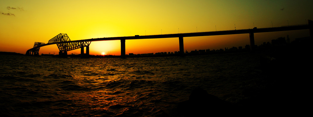東京ゲートブリッジの日没