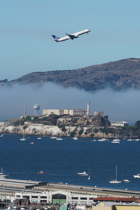 United 757 over Alcatraz