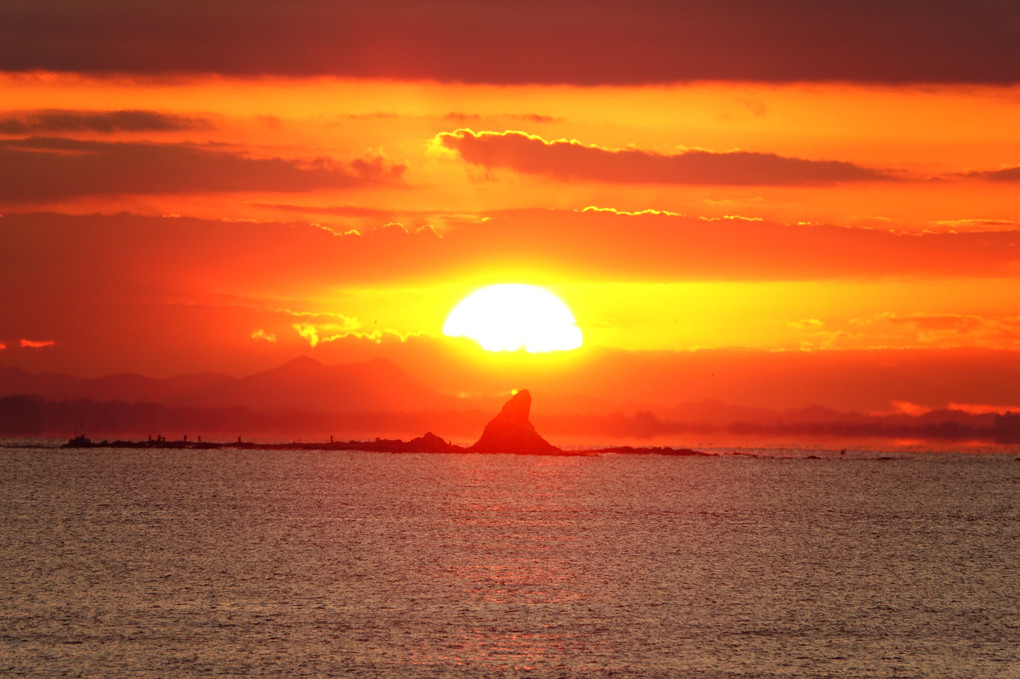 烏帽子岩と朝陽