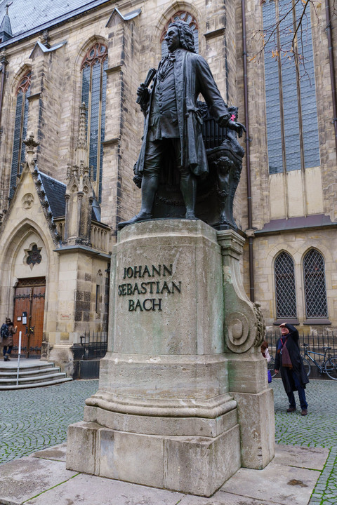 ヨハン・セバスティアン・バッハの銅像＠ライプツィヒ・聖トーマス教