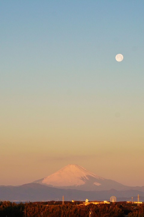 富士と残月