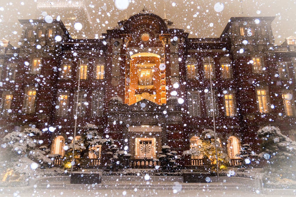 東京中央停車場、雪景。