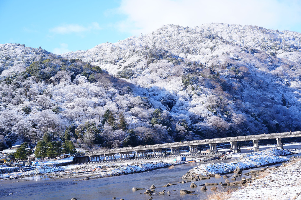 嵐山渡月橋と雪化粧