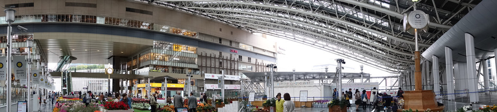 大阪駅　時空の広場