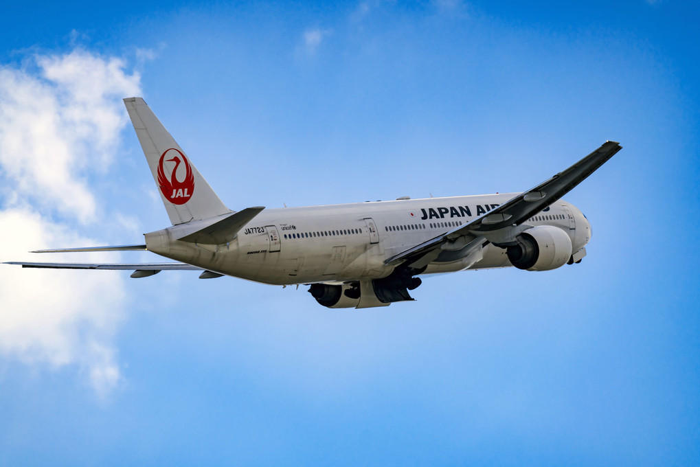 課題：福岡空港展望デッキから飛び立つ飛行機を撮ろう