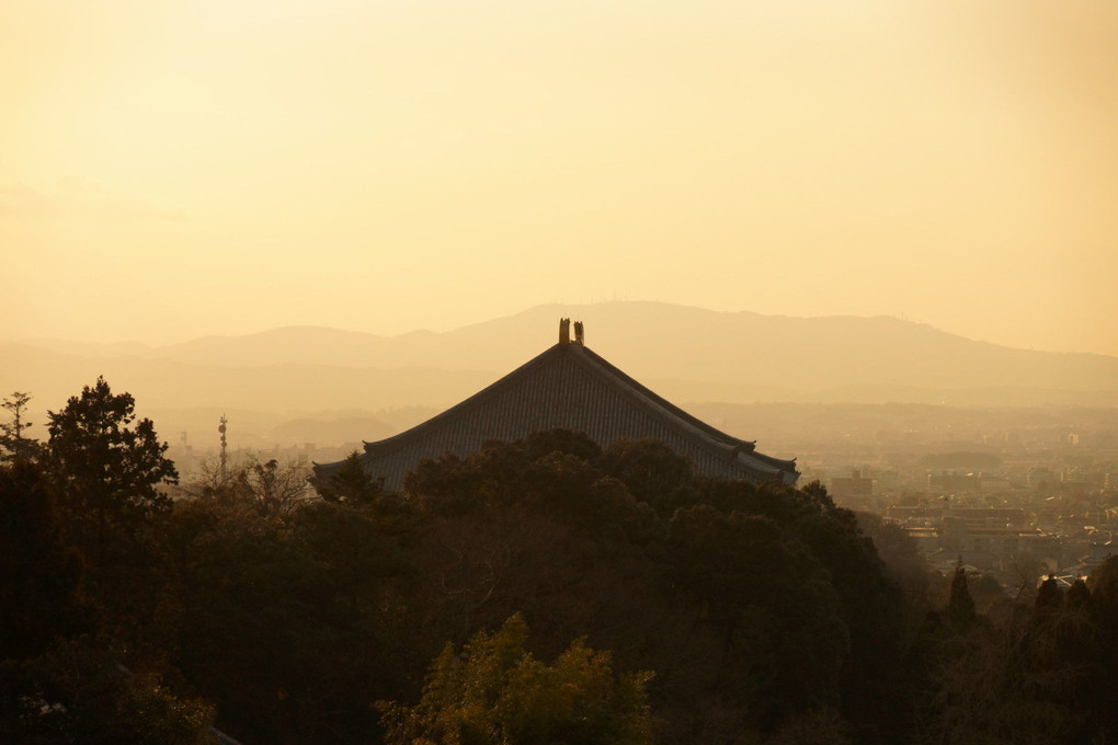 奈良　東大寺二月堂夕景