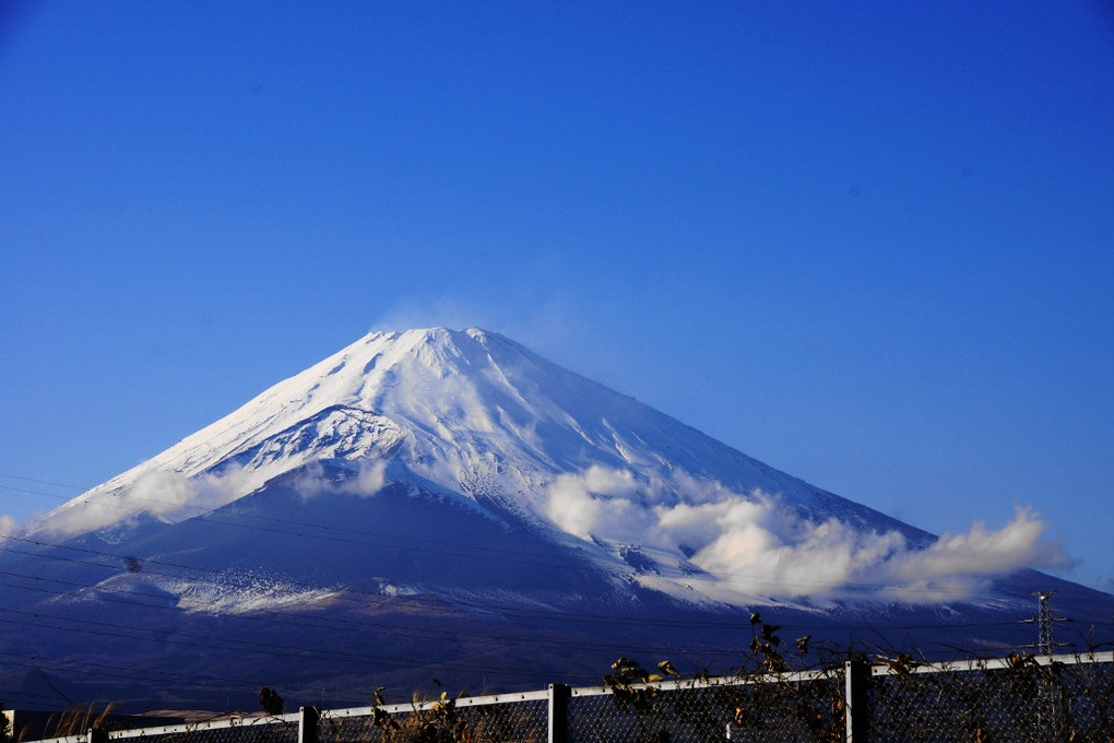 雪雲立つ富士山