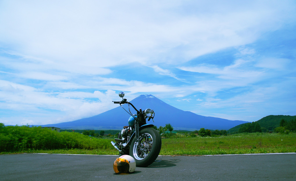 富士を背に跨る！