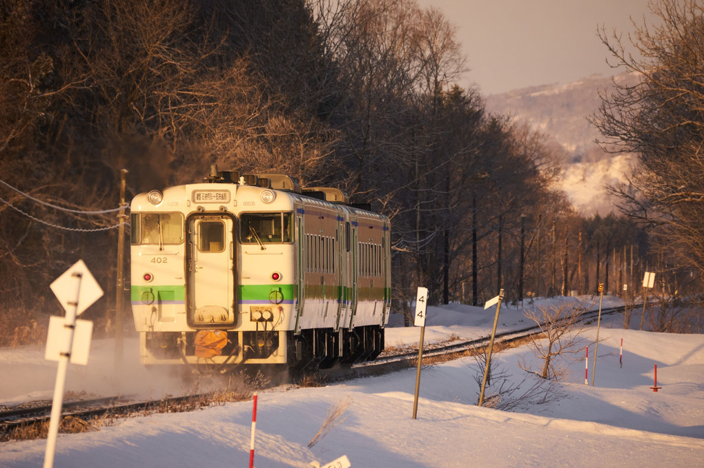 汽車のある朝の風景