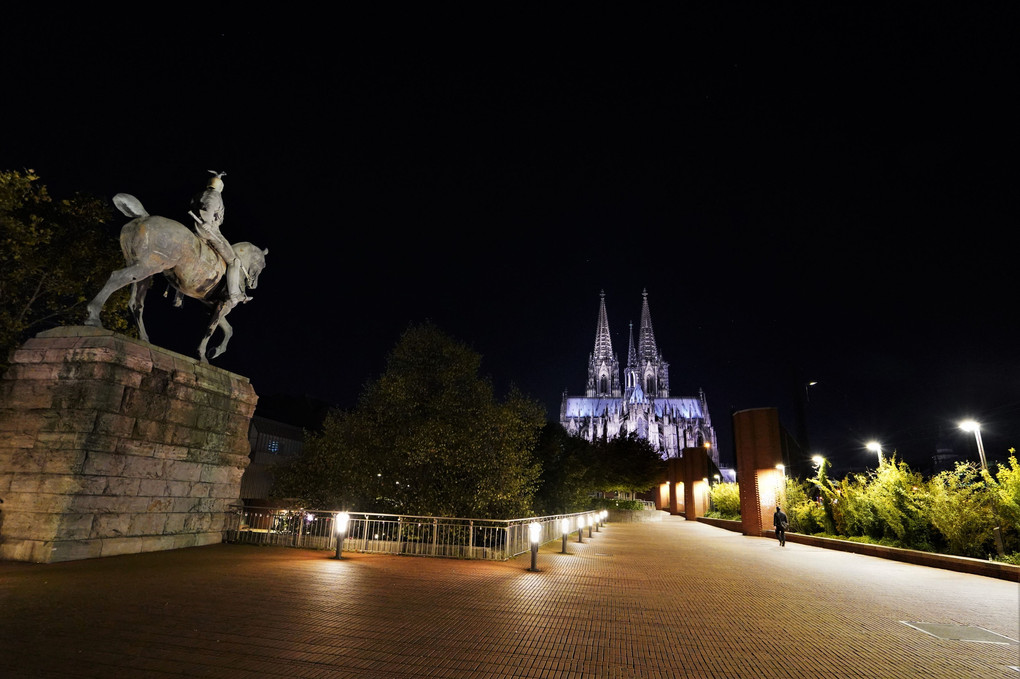 ドイツ旅行に行ってきました。10　ケルン大聖堂夜景