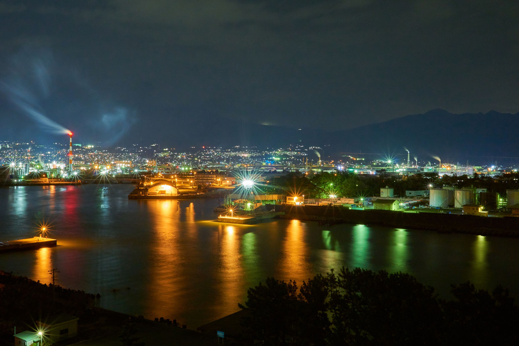 港と工場夜景