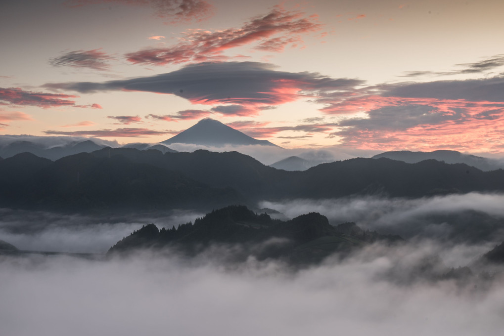 吊るし雲と富士山