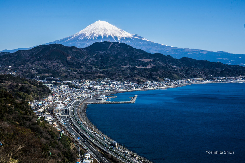 青い空、青い海と白い富士山 Spacious color i love  