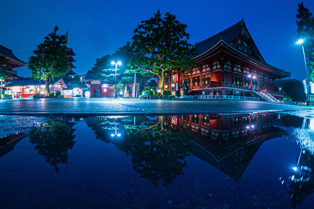 梅雨明け間近の浅草寺