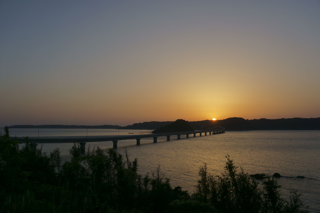 夕焼けの角島大橋