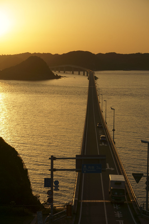夕焼けの角島大橋