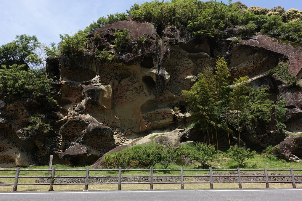 和歌山の奇岩　虫喰岩
