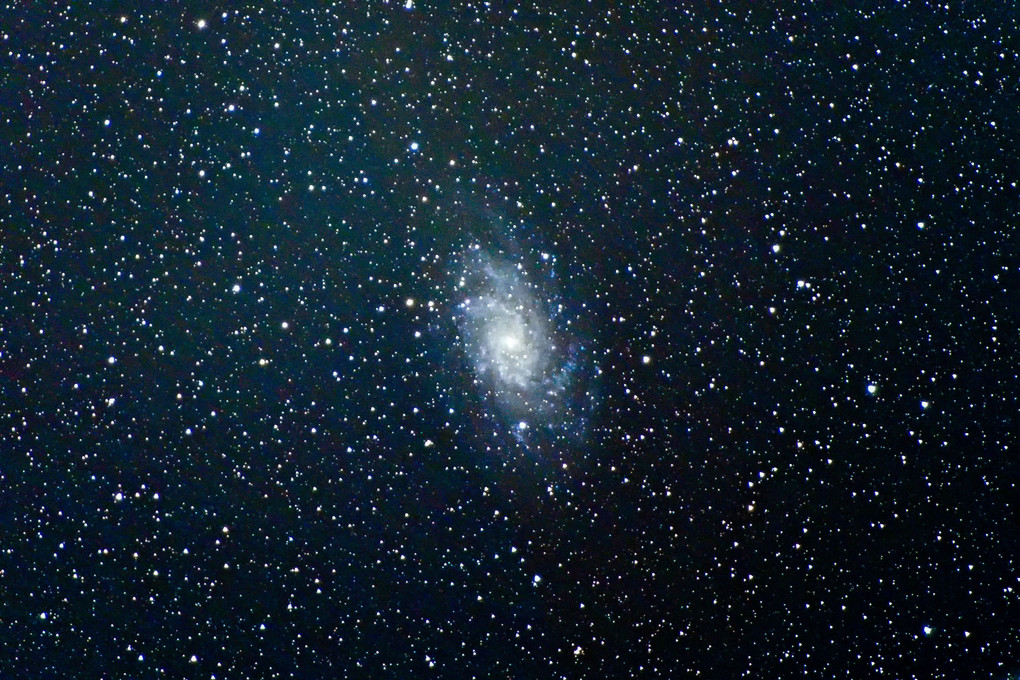 さんかく座の渦巻き銀河 M33
