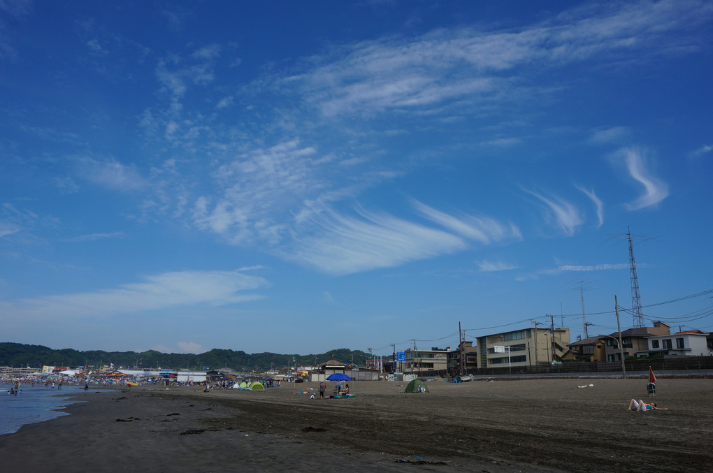 遊泳禁止ゾーンと夏の空