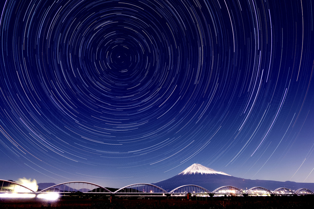 北の空と富士山