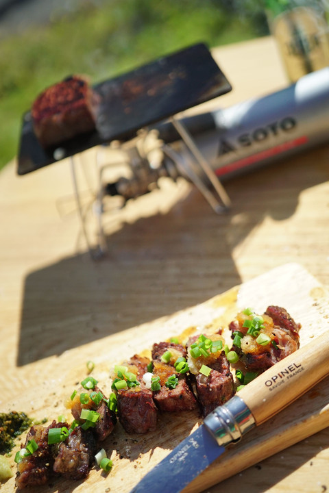 ヨコザワテッパンを使ってBBQ-長野県大平宿にて