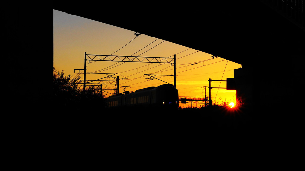 日の入り時刻　　　（特急すずらんと夕陽）