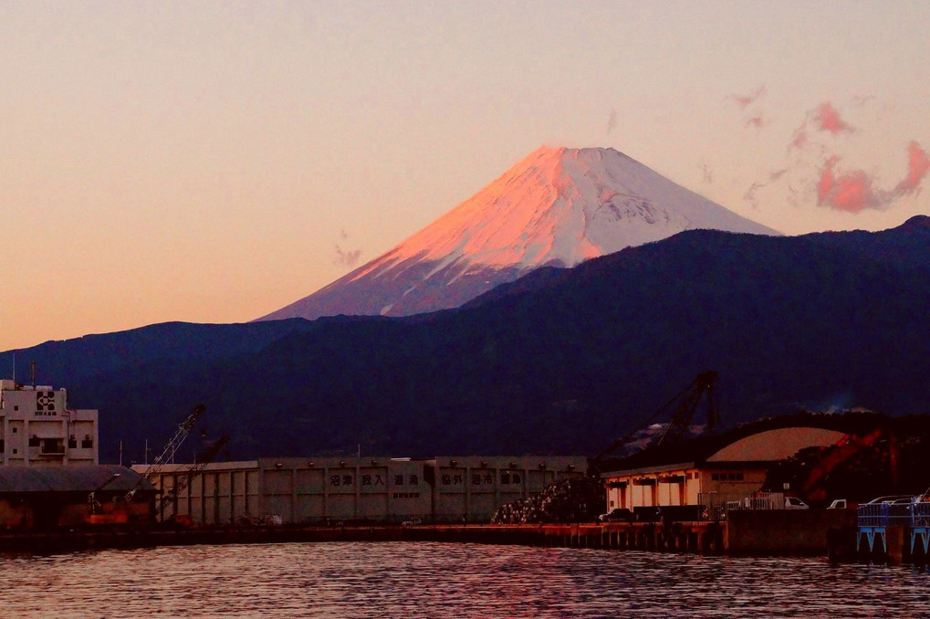 夕陽を浴びた富士