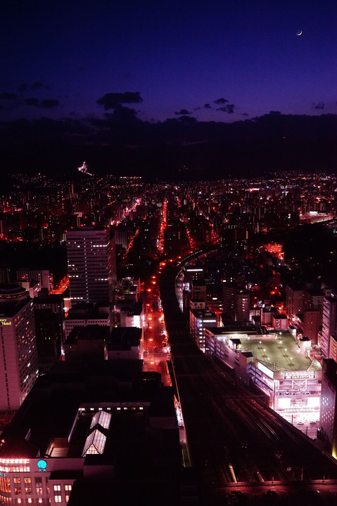 はじめての一眼　～JRタワーで札幌の夜景を手持ちで印象的に撮る～