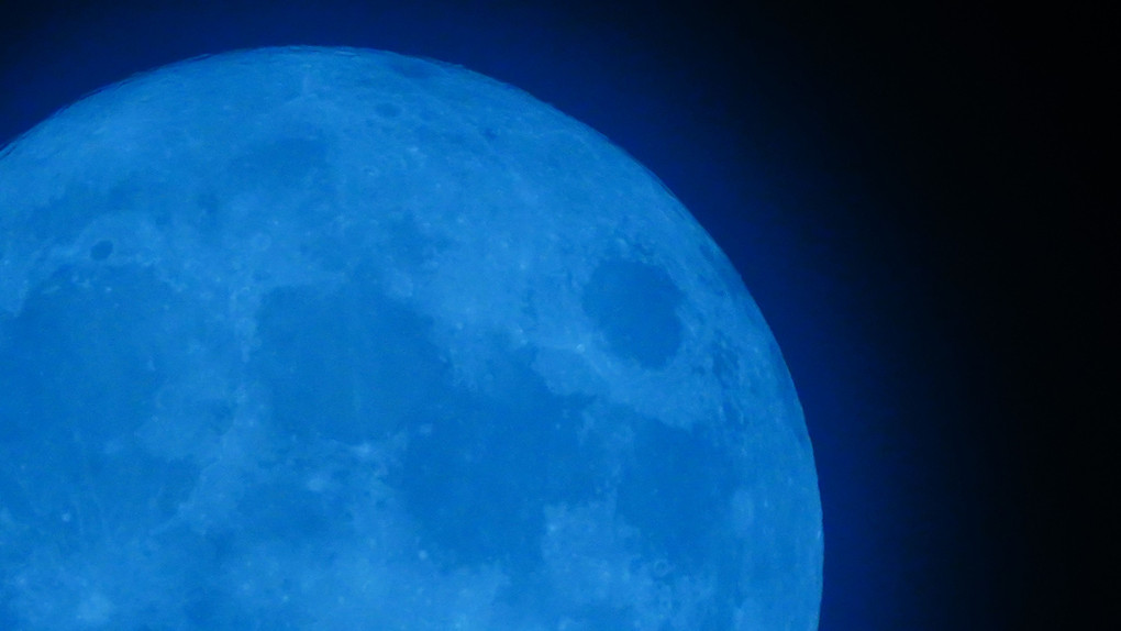 スタージェンムーン満月/384,400kmからの蒼い悲痛の叫び:コロナ収束への灯り