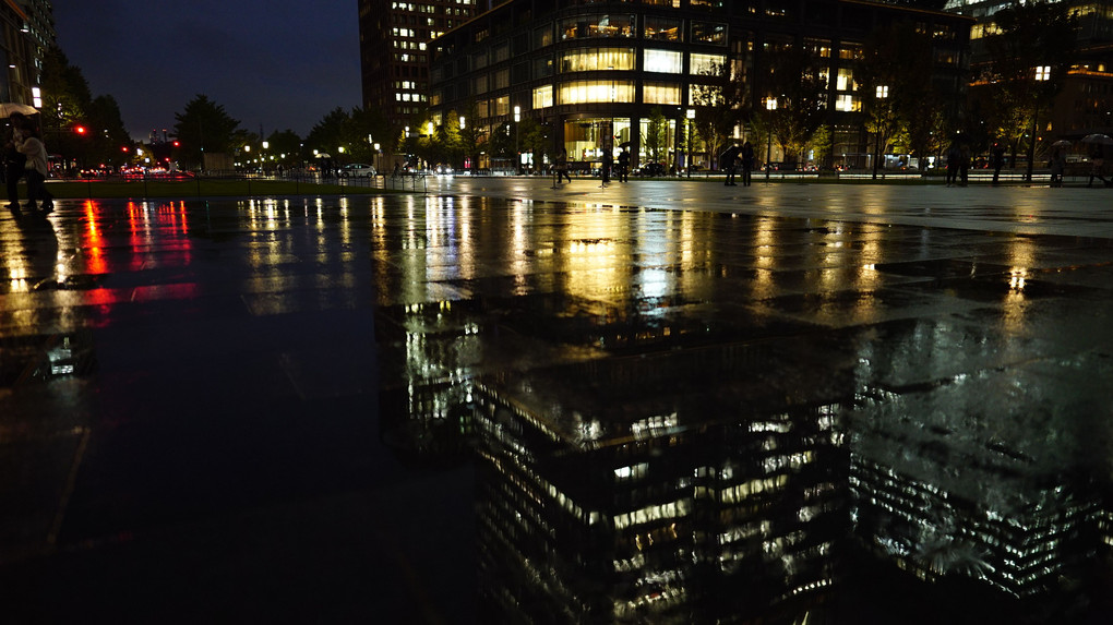東京駅：英国伝統建築/浮かぶベネチアの香り_晩秋の雨:マエストロ御礼