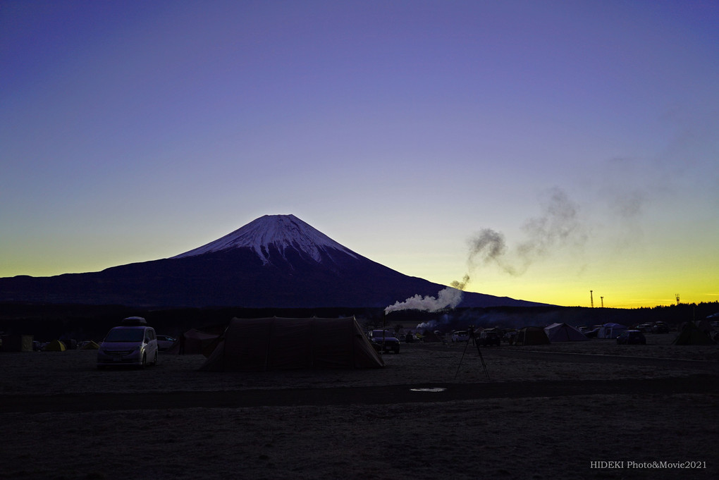 フィールドの朝と夜