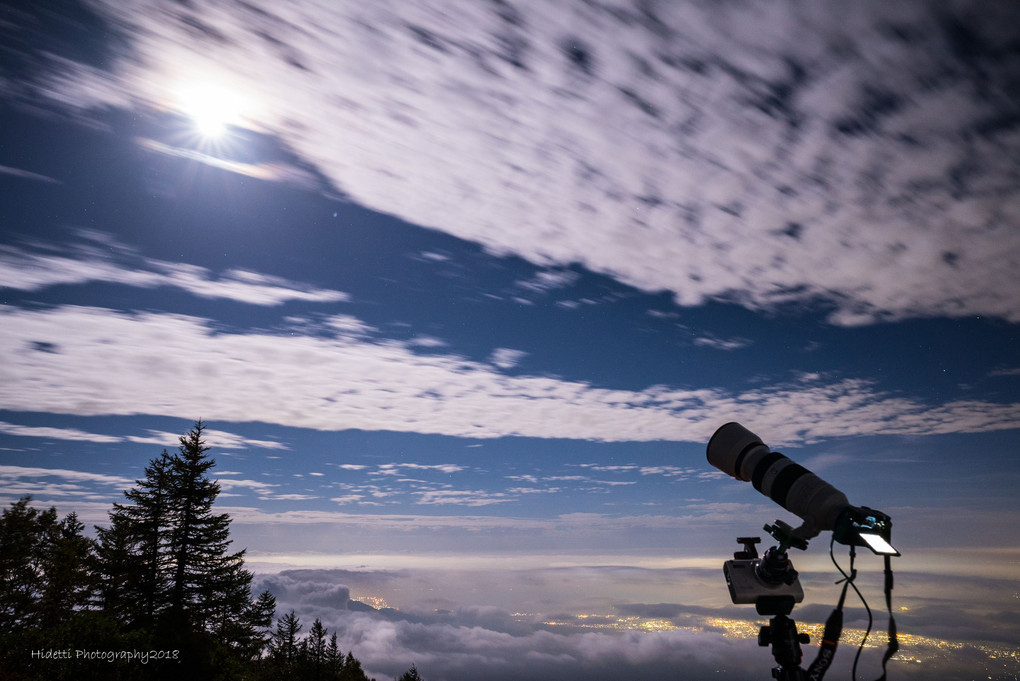 月と雲海とマイカメラ