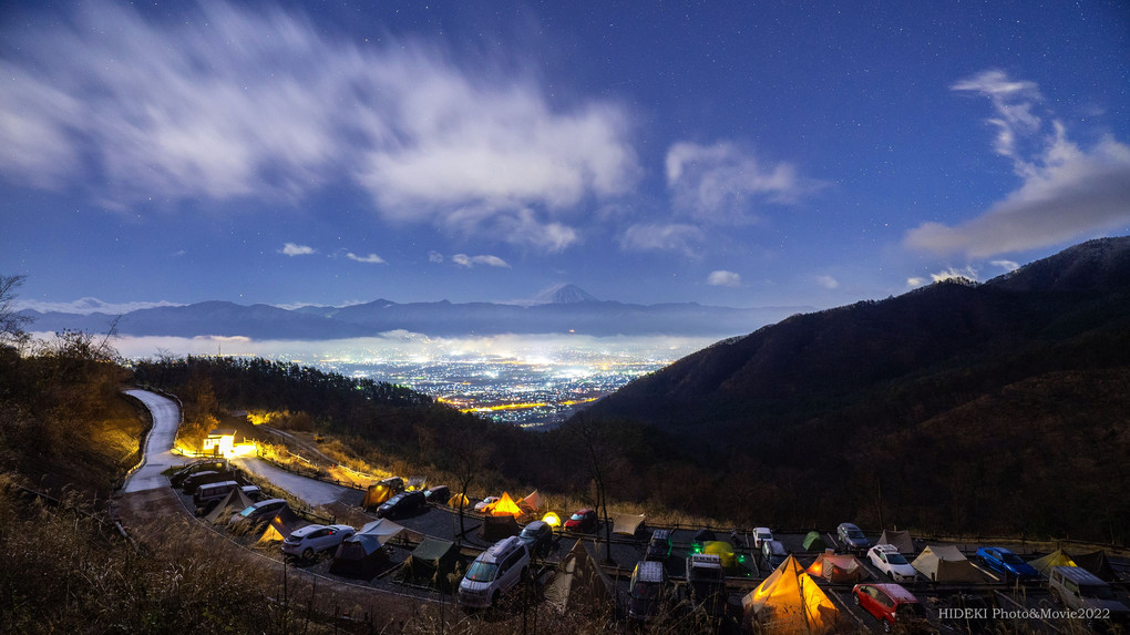 夜景に集う者たち