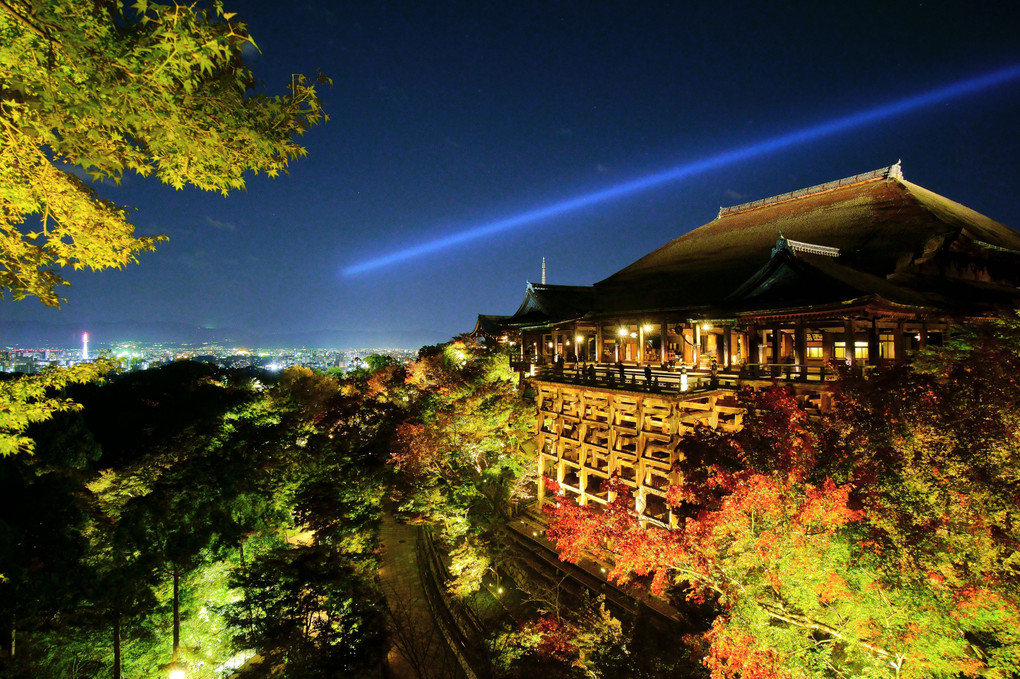 京都 清水寺・秋の夜間特別拝観 ライトアップ