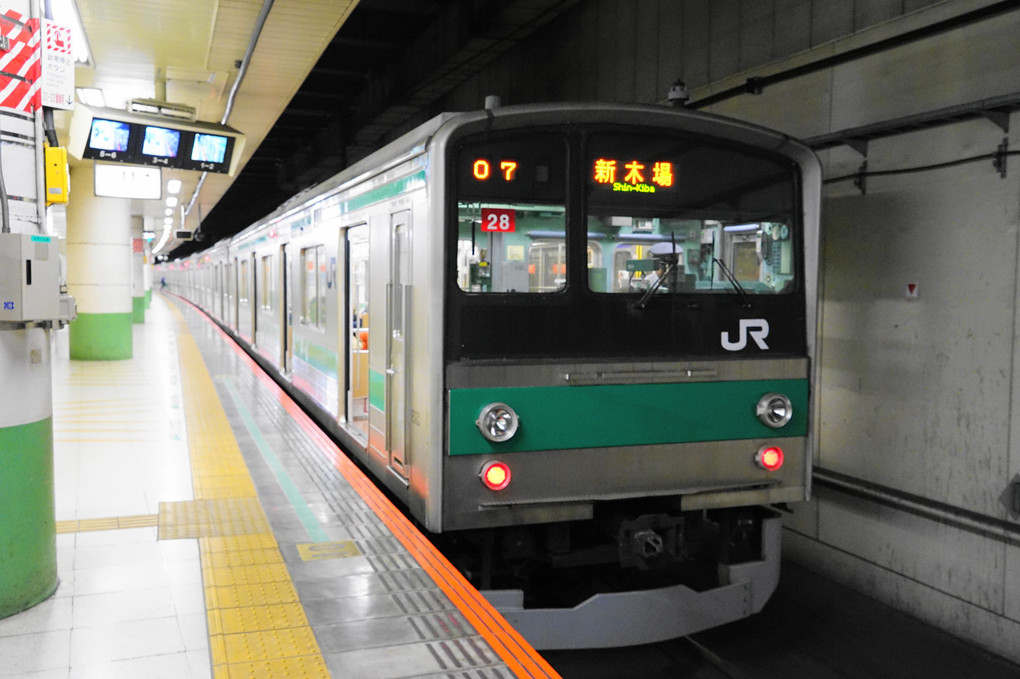 今となったら1点もの。埼京線205系。