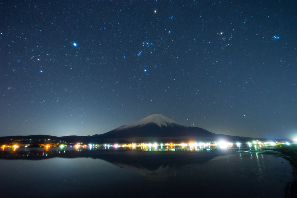 富士と冬の星空