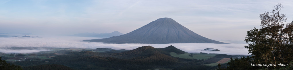 羊蹄山（蝦夷富士）の雲海　日の出編　パノラマ