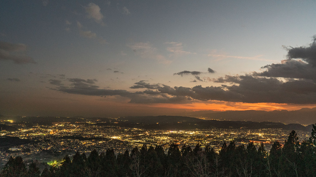 ヤビツの夕景