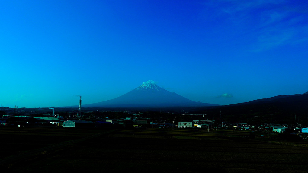 新幹線から撮った富士山