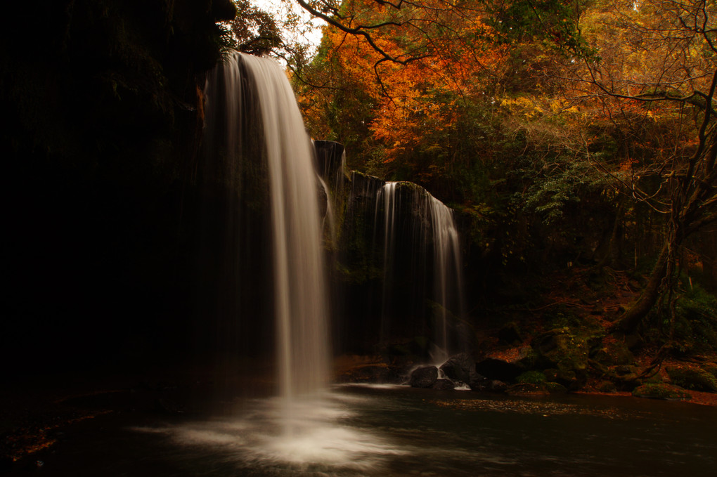 秋の鍋ケ滝