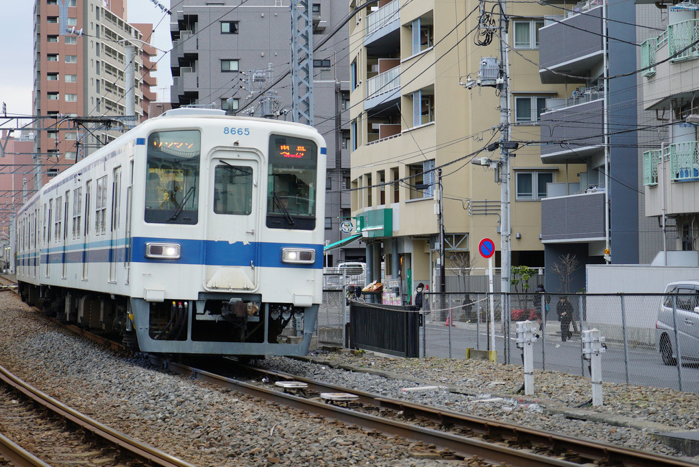 東武亀戸線、普通カラーと復刻カラー