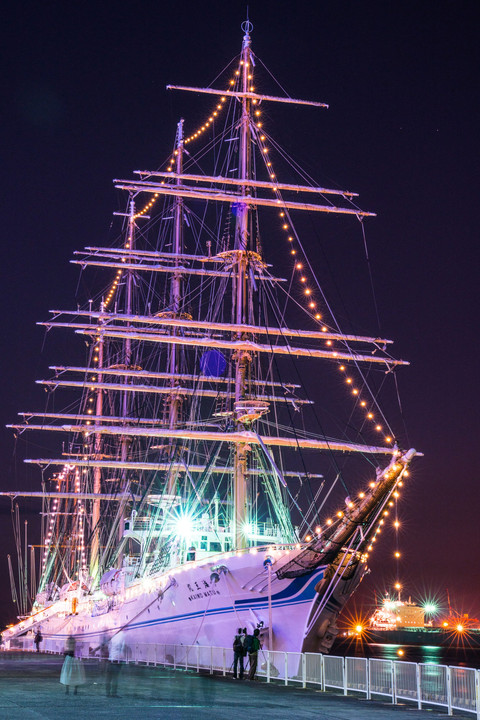 天保山に大型帆船日本丸、海王丸　同時参上